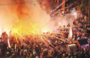 tainan-yanshui-beehive-rockets-festival